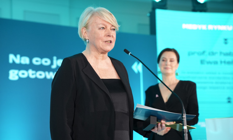  prof. dr hab. n. med. Grażyna Brzezińska-Rajszys wyróżniona podczas XXII Forum Rynku Zdrowia!