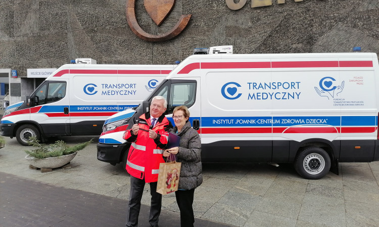 Dwa nowe samochody do transportu sanitarnego od FTPCZD