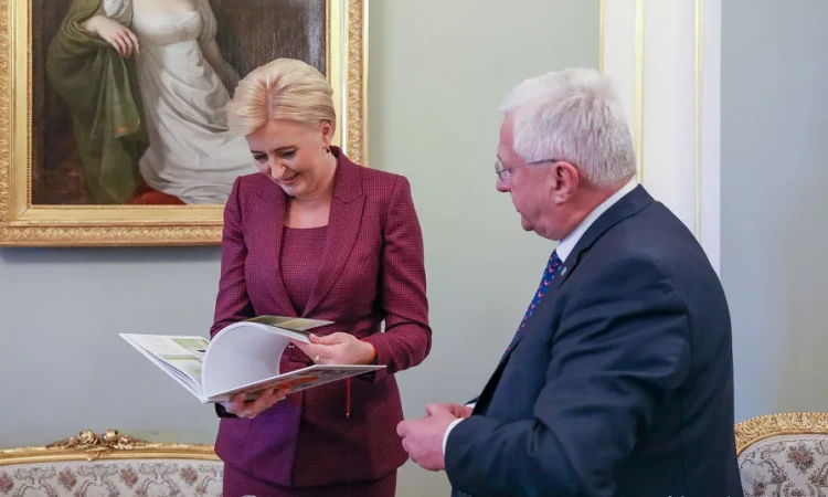 Spotkanie Pierwszej Damy Agaty Kornhauser-Duda z dyrektorem Centrum Zdrowia Dziecka 