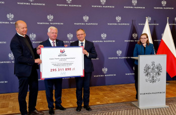 295 311 890 zł dla IPCZD