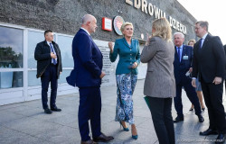 01-agata-kornhauser-duda-olena-zelenska-centrum-zdrowia-dziecka-20221004-gja-0198.jpg