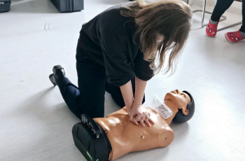Resuscytacja – kluczowa umiejętność dla wszystkich pracowników CZD